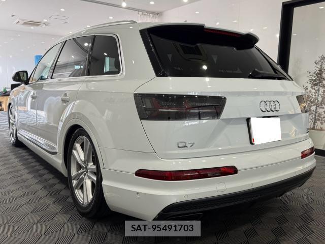 Audi Q7 2016-05 8282765-16