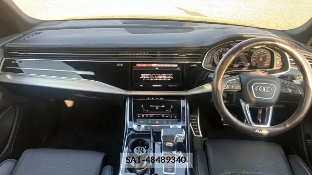 Audi Q8 2022-12 8280643-2