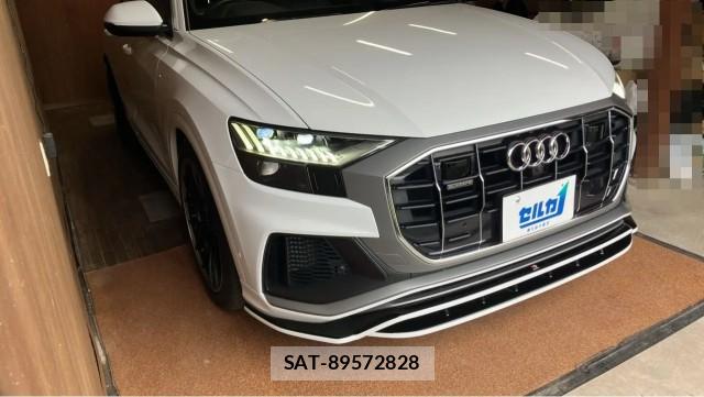 Audi Q8 2019-09 8281436-11