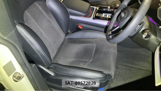Audi Q8 2019-09 8281436-5