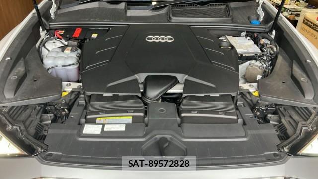 Audi Q8 2019-09 8281436-7