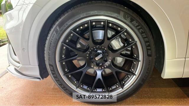 Audi Q8 2019-09 8281436-8