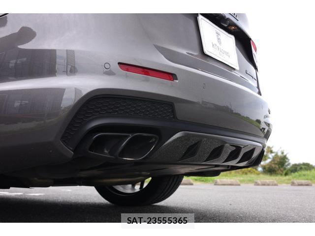 Maserati QUATTROPORTE 2021-11 8285238-13