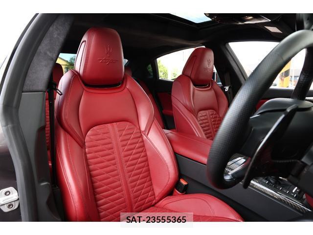 Maserati QUATTROPORTE 2021-11 8285238-14