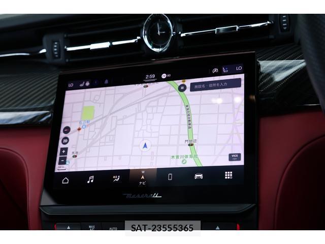 Maserati QUATTROPORTE 2021-11 8285238-16