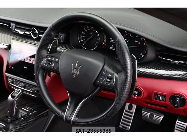 Maserati QUATTROPORTE 2021-11 8285238-5