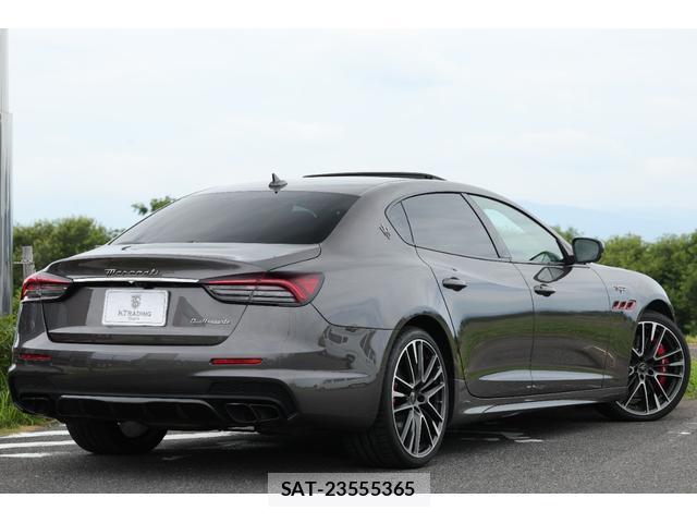 Maserati QUATTROPORTE 2021-11 8285238-7