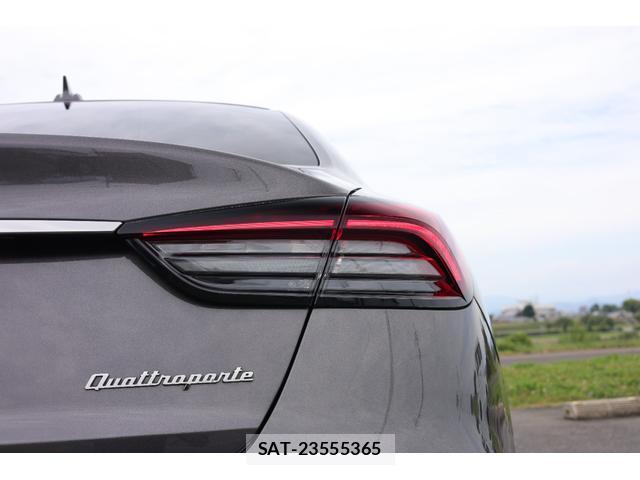 Maserati QUATTROPORTE 2021-11 8285238-9