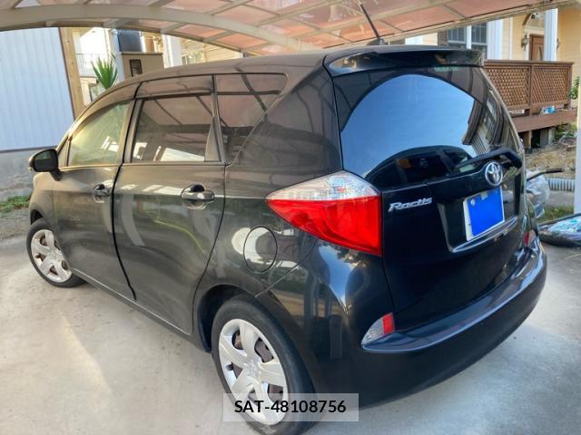 Toyota RACTIS 2011-04 8279837-2