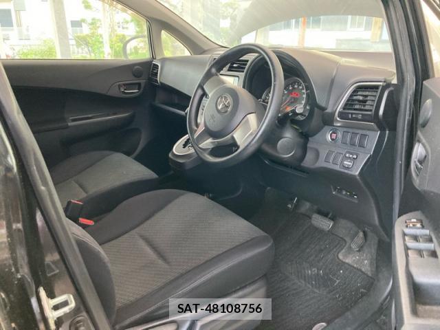 Toyota RACTIS 2011-04 8279837-4