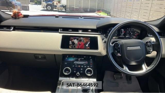 Land Rover RANGE ROVER VELAR 2018-07 8282136-2