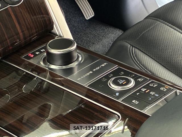 Land Rover RANGE ROVER 2015-09 8283971-9
