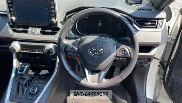 Toyota RAV4 PHV 2021-07 8281414-16
