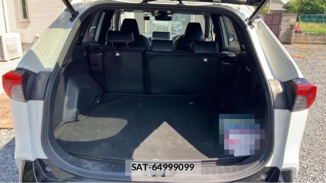 Toyota RAV4 PHV 2021-07 8281414-17