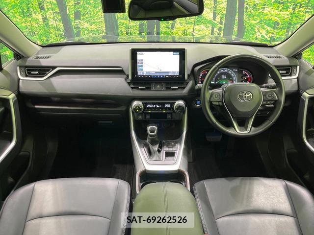 Toyota RAV4 2021-07 8276700-1