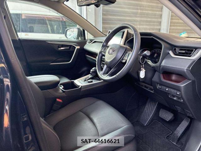 Toyota RAV4 2022-07 8276997-2