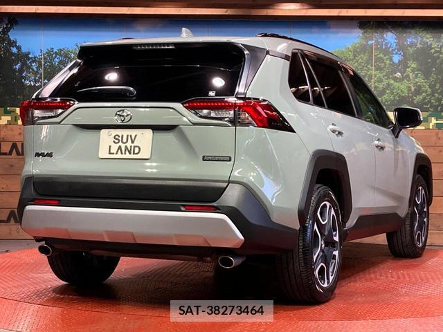 Toyota RAV4 2019-07 8277644-16