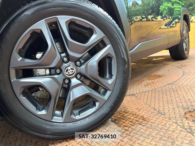 Toyota RAV4 2023-10 8277756-12