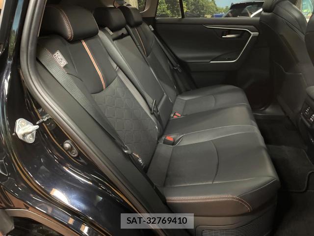 Toyota RAV4 2023-10 8277756-8
