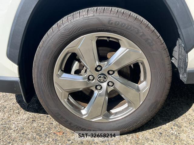 Toyota RAV4 2019-08 8277958-8
