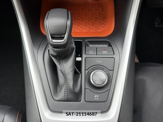 Toyota RAV4 2024-10 8277968-11