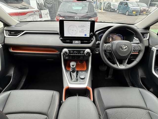 Toyota RAV4 2025-06 8277977-2