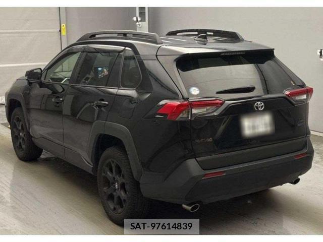 Toyota RAV4 2023-03 8278302-1