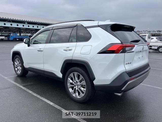 Toyota RAV4 2023-05 8278661-1