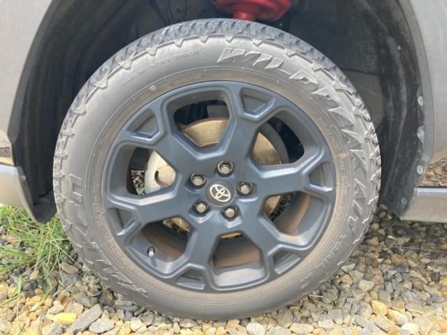 Toyota RAV4 2022-05 8279559-4