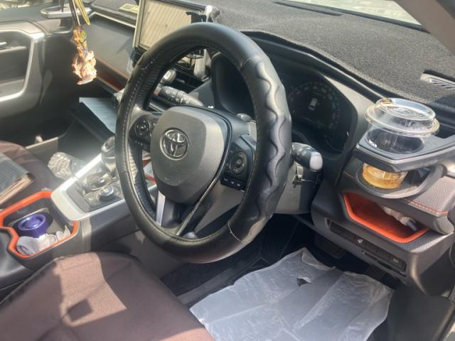 Toyota RAV4 2020-03 8279680-11