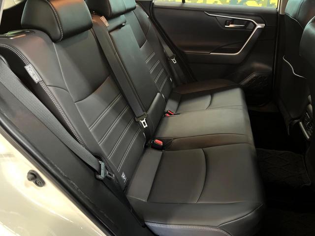 Toyota RAV4 2021-02 8280201-8