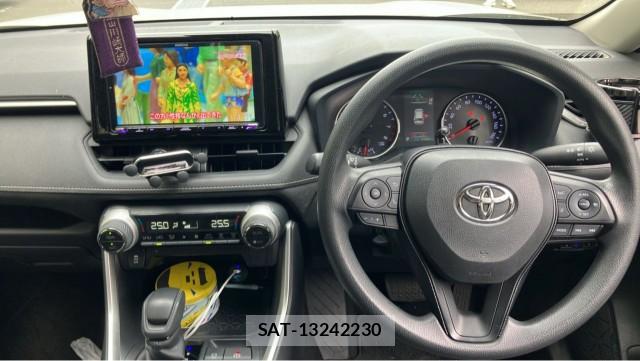 Toyota RAV4 2020-06 8280988-16