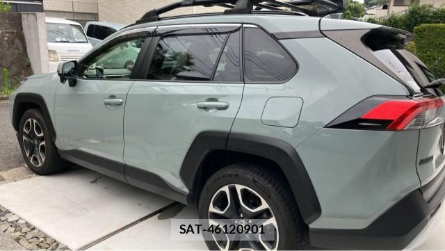 Toyota RAV4 2019-11 8281765-10