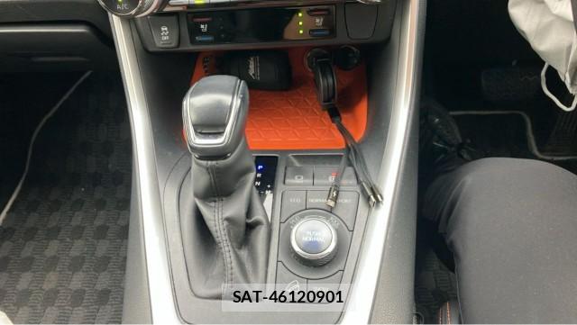 Toyota RAV4 2019-11 8281765-14