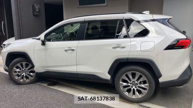 Toyota RAV4 2019-09 8282193-10