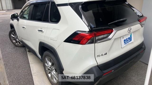 Toyota RAV4 2019-09 8282193-13