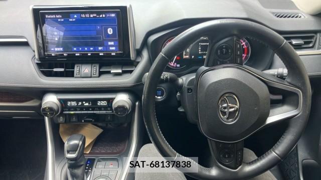 Toyota RAV4 2019-09 8282193-16
