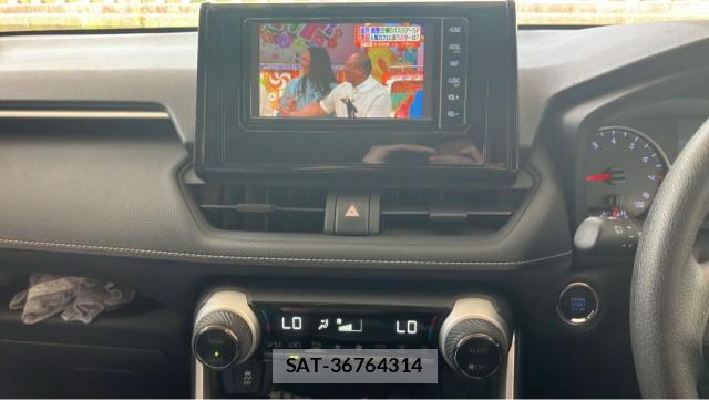 Toyota RAV4 2019-10 8282293-4