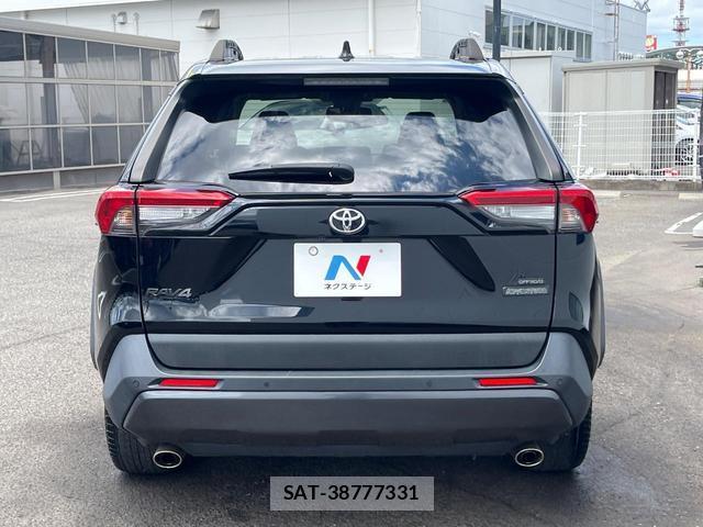 Toyota RAV4 2022-10 8282512-14