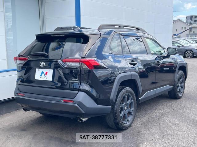 Toyota RAV4 2022-10 8282512-16