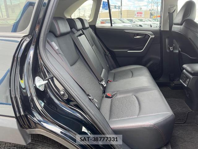 Toyota RAV4 2022-10 8282512-8