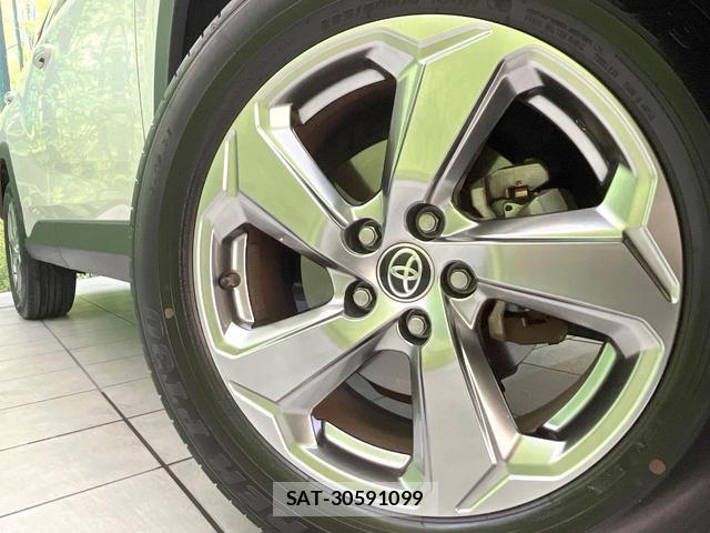 Toyota RAV4 2021-07 8282628-12