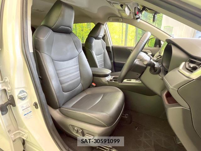 Toyota RAV4 2021-07 8282628-7