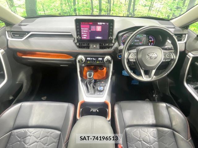 Toyota RAV4 2021-02 8282648-1