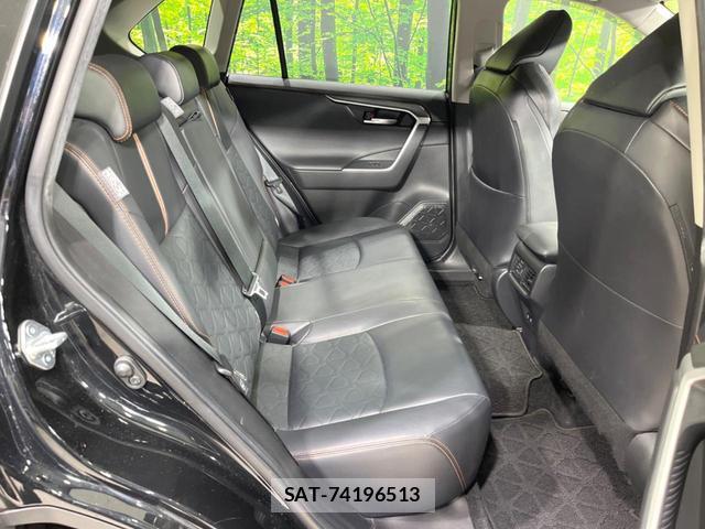 Toyota RAV4 2021-02 8282648-8