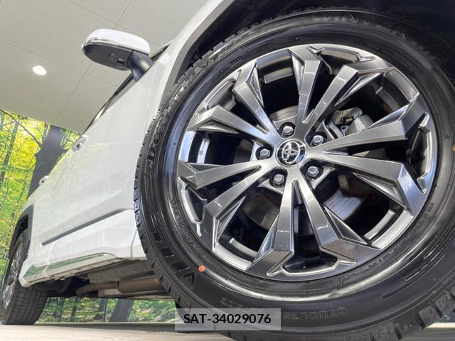 Toyota RAV4 2023-03 8282672-12