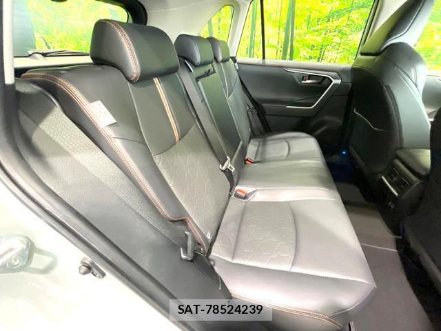 Toyota RAV4 2023-07 8283460-8