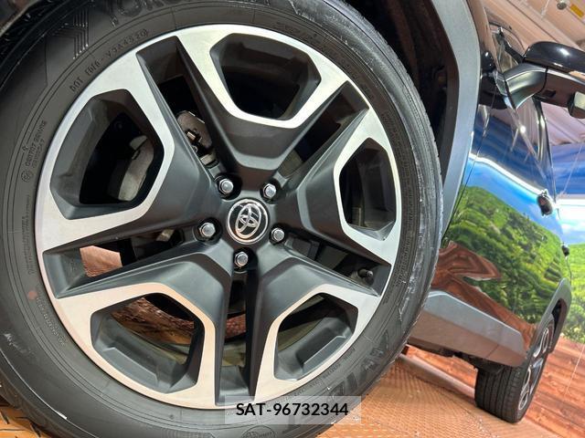 Toyota RAV4 2020-12 8283821-12