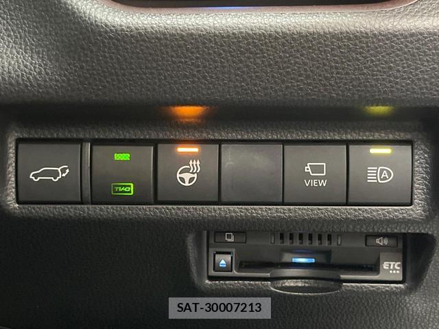 Toyota RAV4 2021-01 8284012-4
