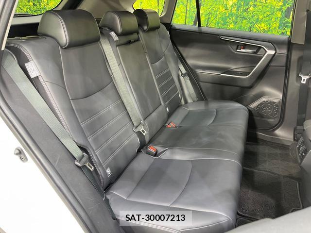 Toyota RAV4 2021-01 8284012-8